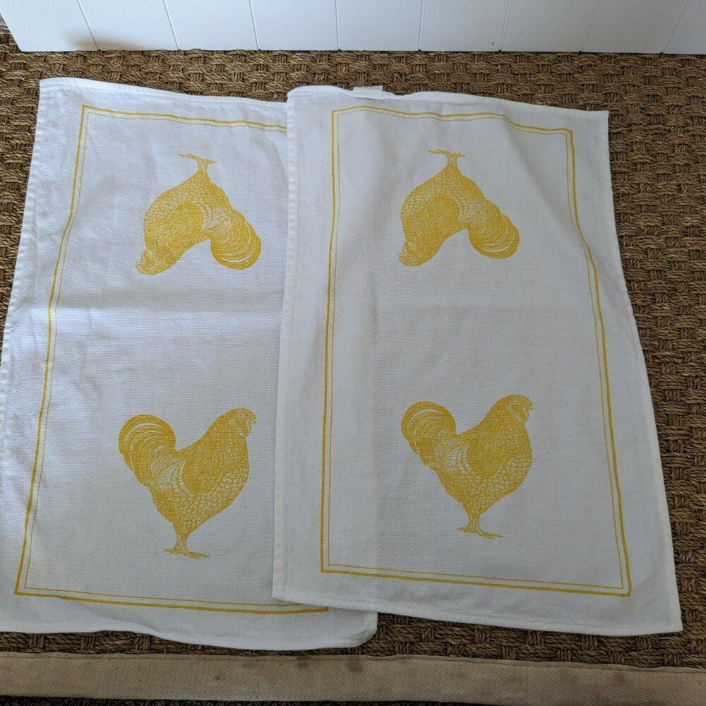 2 Town & Country Living Kitchen Towels - Yellow Roosters on White Towel - USA - Picture 2 of 8